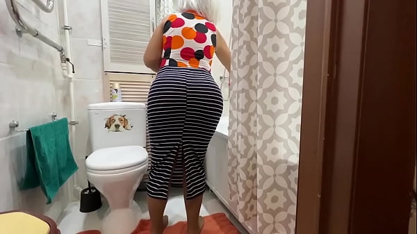 Sexe anal dans un cul mature fait maison